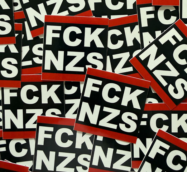 N.O.S.W. BLOCK Aufkleber „FCK NZS“ – 25 Sticker, schwarz, 6 × 6 cm